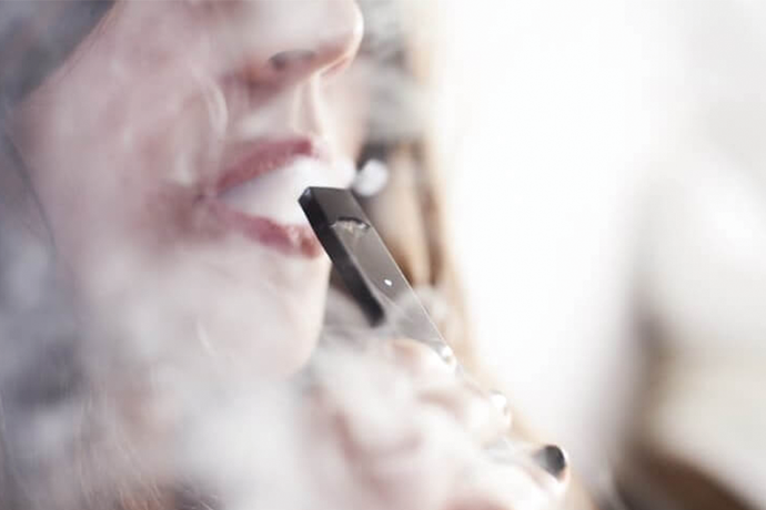 Irish Times: Irish Teenagers' Obsession with E-cigarettes Rises for First Time in Decades